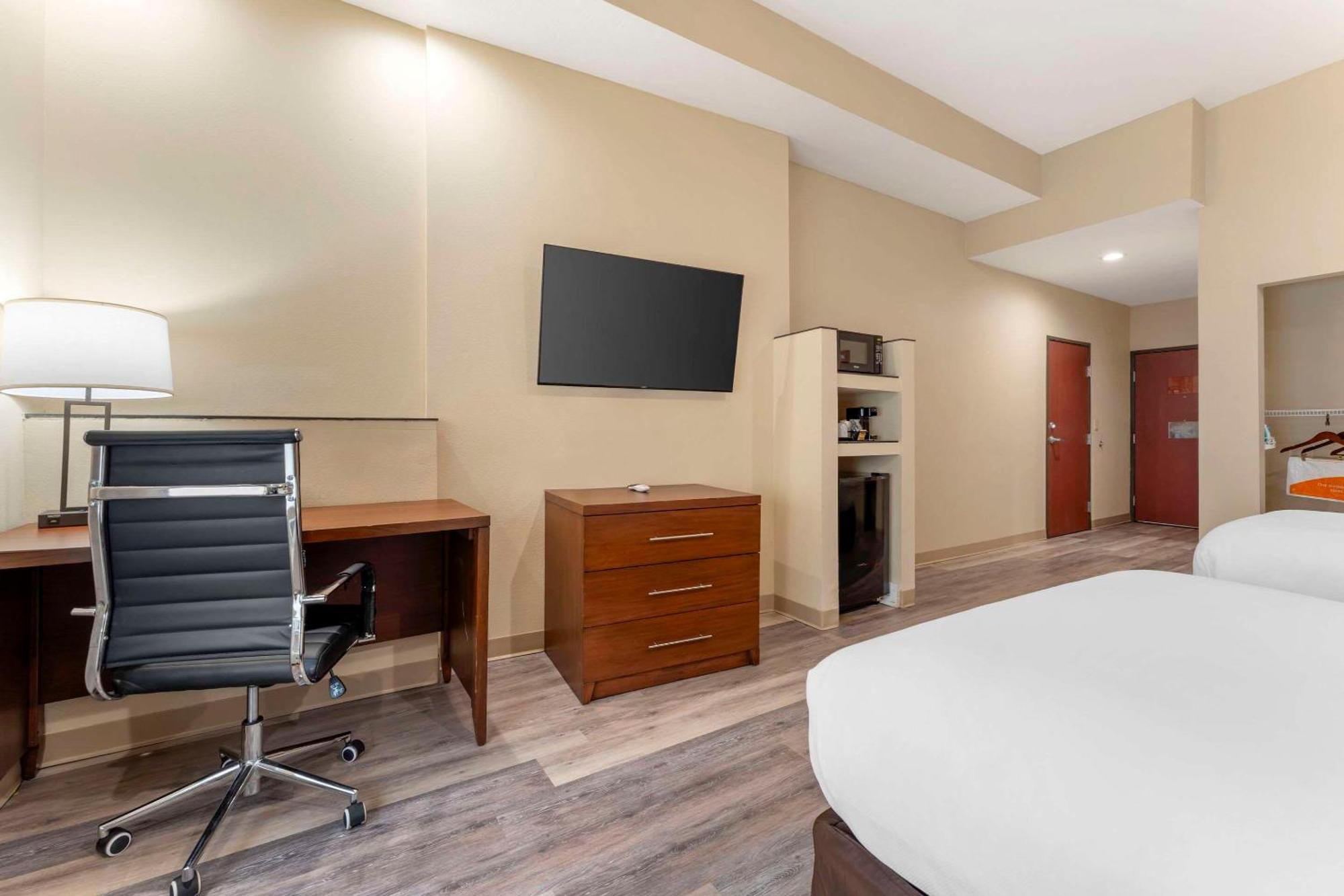 Comfort Hotel 3*