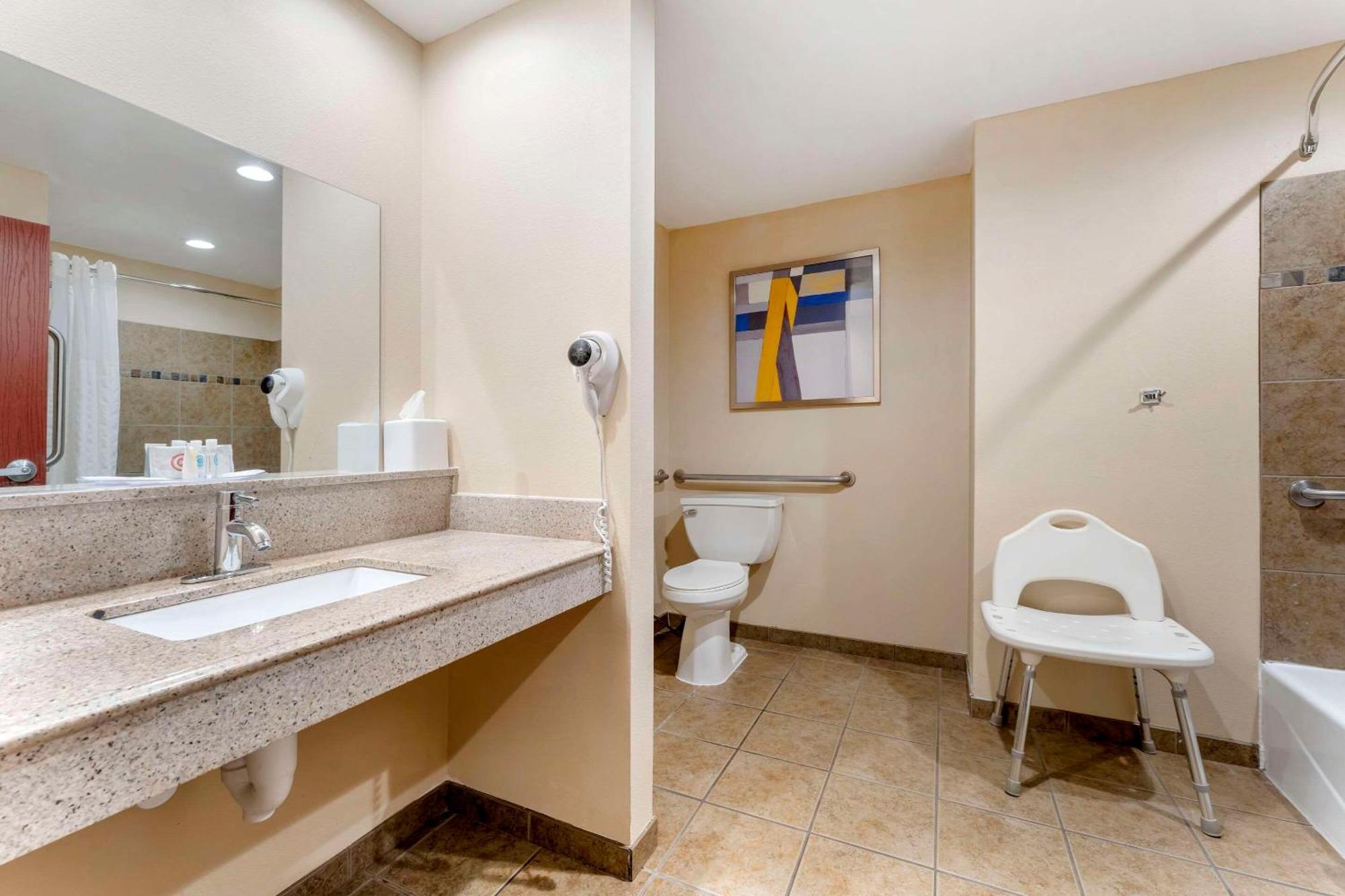Comfort Hotel Monaca