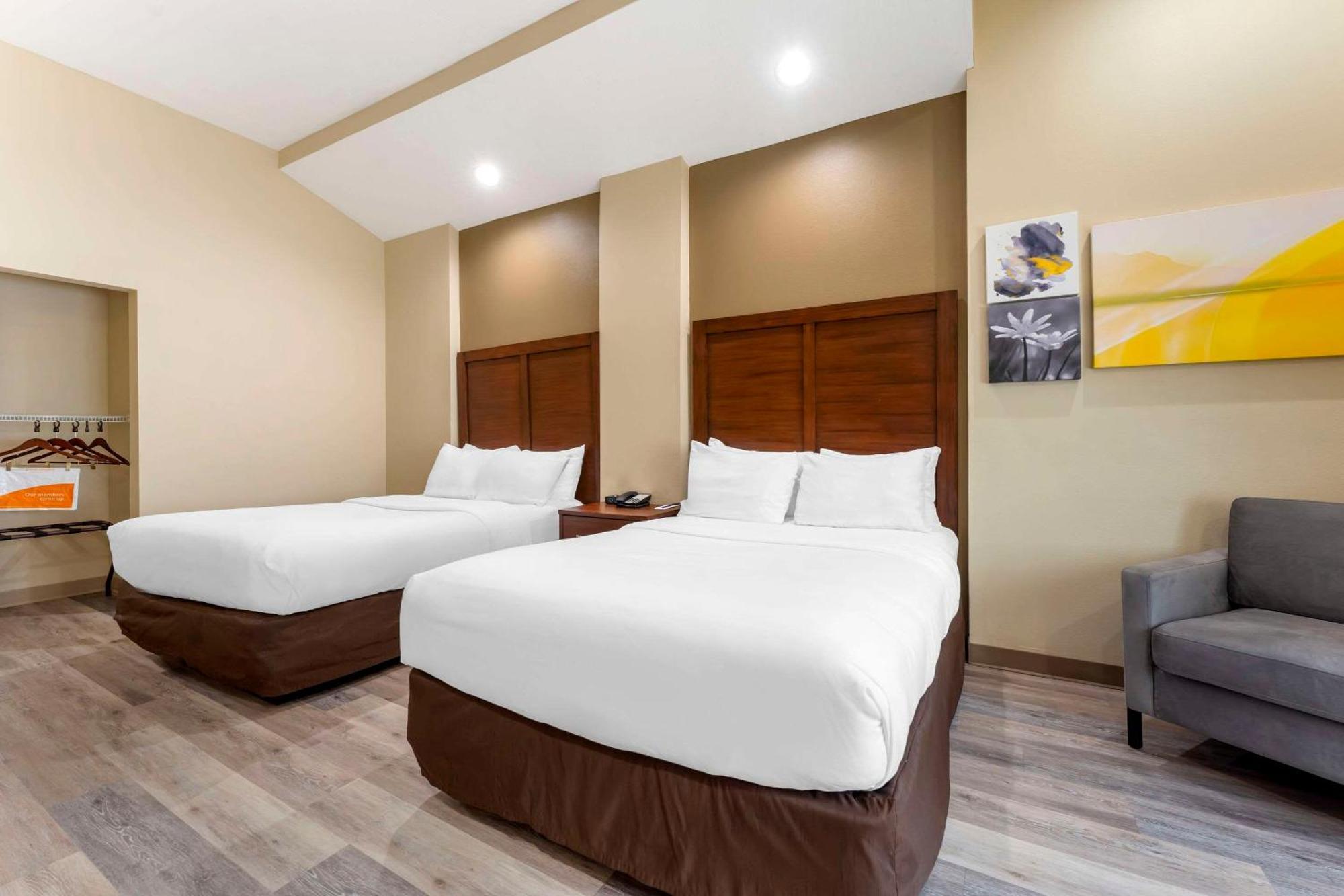 Hotel Comfort Monaca